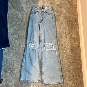 H&M high waisted 90s jeans